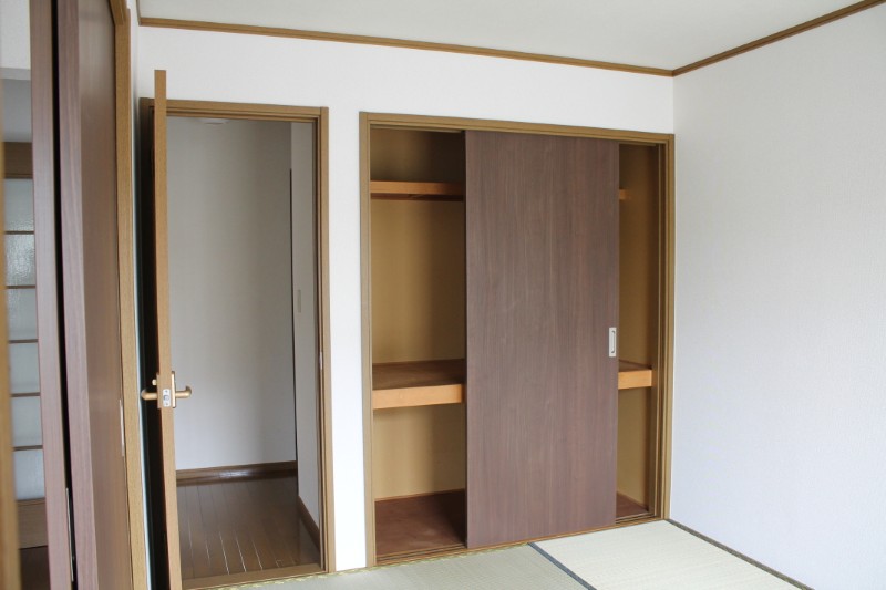 和室押し入れ